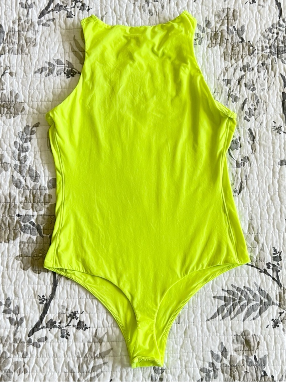 Skims Neon Yellow Bodysuit โข M - Picture 4 of 6